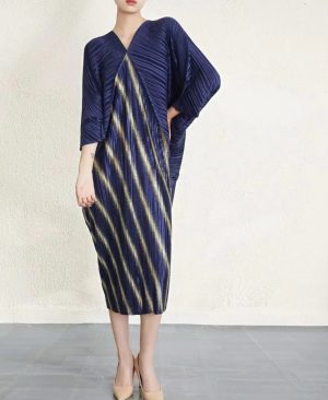 Wrinkle dress in two colors - Image 1
