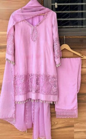 Elegance, embroidered to perfection - Image 6