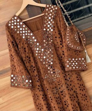 Hakuba Chikankari Phiran - Image 8