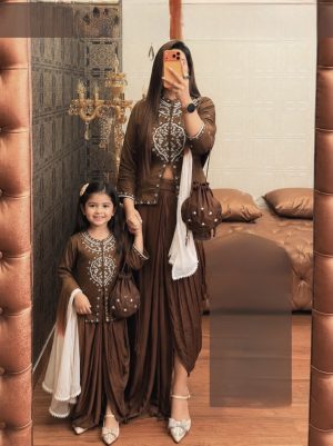 Mom & Daughter Twining Outfit - Image 1