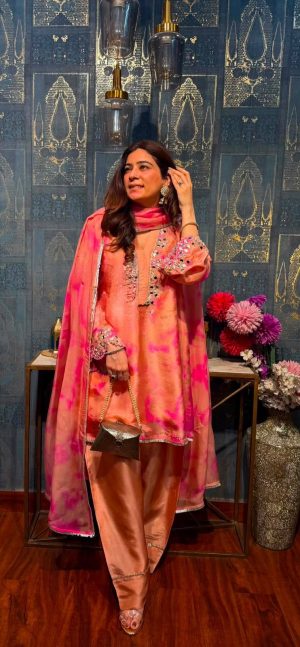 Elegant A-Line Suit - Image 6