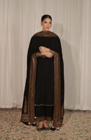Gilded Embroidered Kurta Set - Image 1