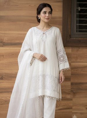 Elegance, embroidered to perfection - Image 1