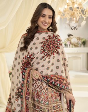 Elegant Palazzo Set Woven in Tradition - Image 4