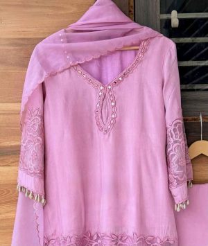 Elegance, embroidered to perfection - Image 3