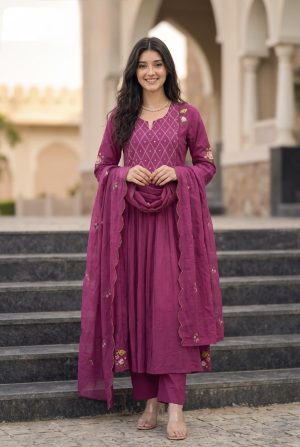 Beautiful Anarkali - Image 4