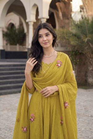 Beautiful Anarkali - Image 5