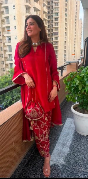 Pakistani Salwar Suit - Image 1